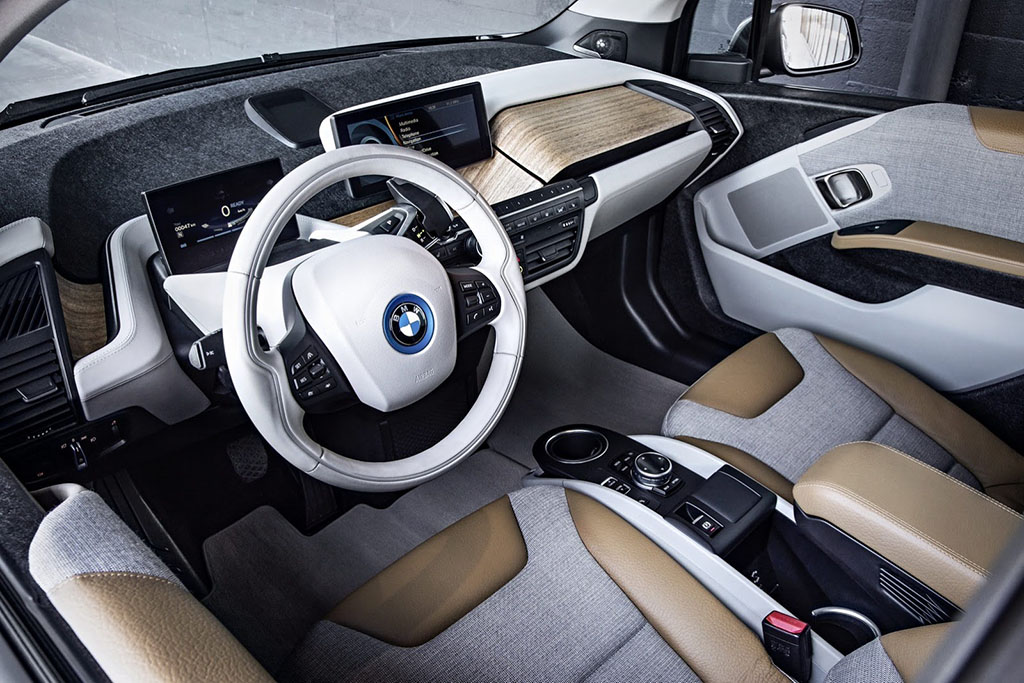 review mobil listrik BMW i3s tahun 2019 interior