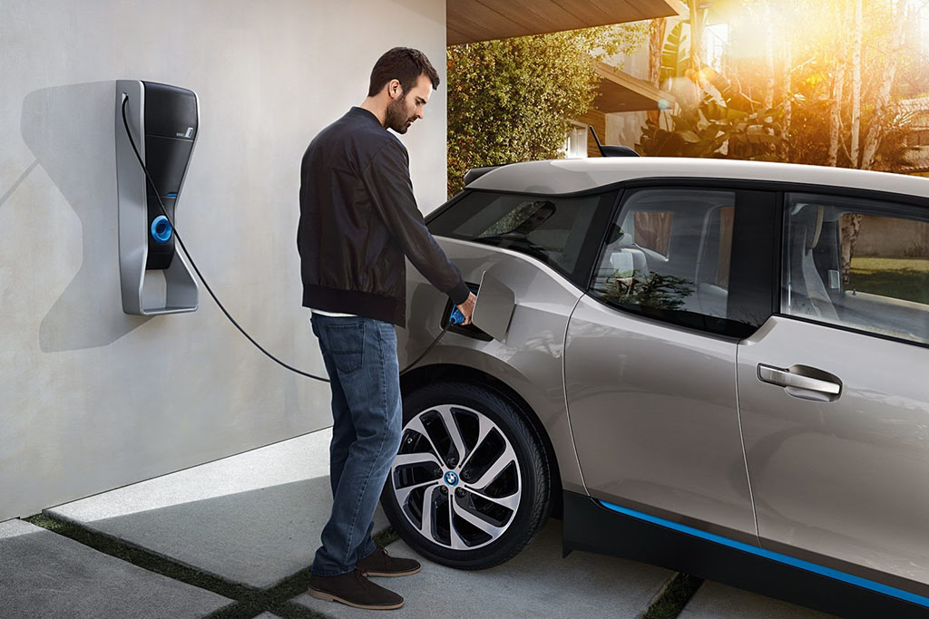 review mobil listrik BMW i3s tahun 2019 charging